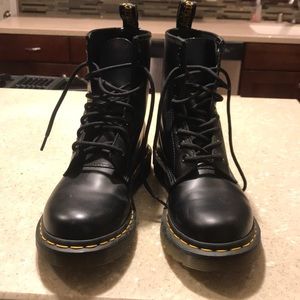 Dr Martens Women’s Black 8-Eye Leather Boots